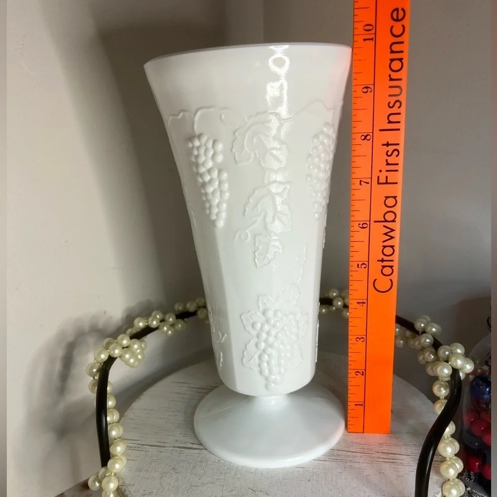 Vintage Milk Glass Vase by Indiana Glass Company 9 3/4”